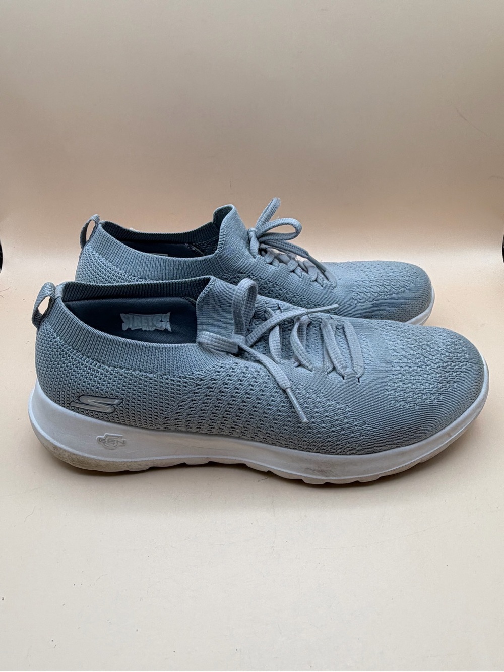 Skechers GOwalk Gen5 Women’s Size 8.5 Knit Lace-Up Sneakers in Light Gray